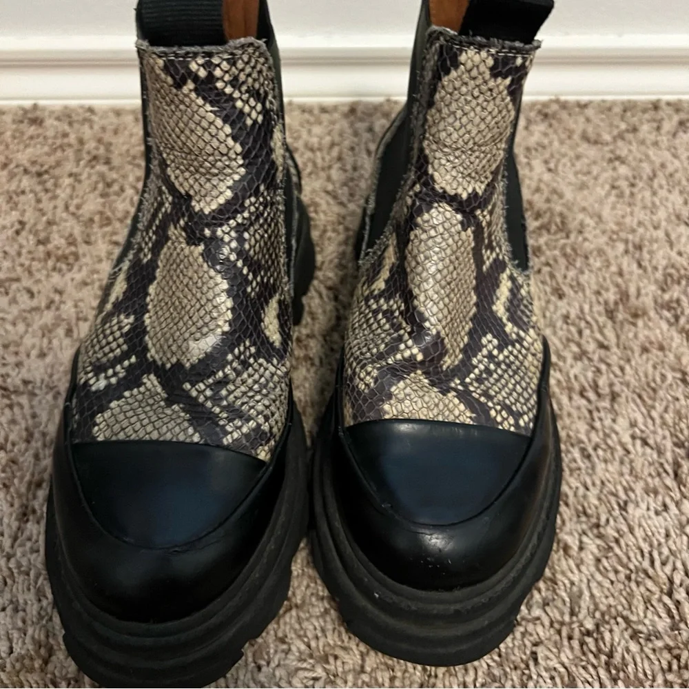 GANNI Women's Leather Snake Print Platform Chelsea Boots - Picture 11 of 12